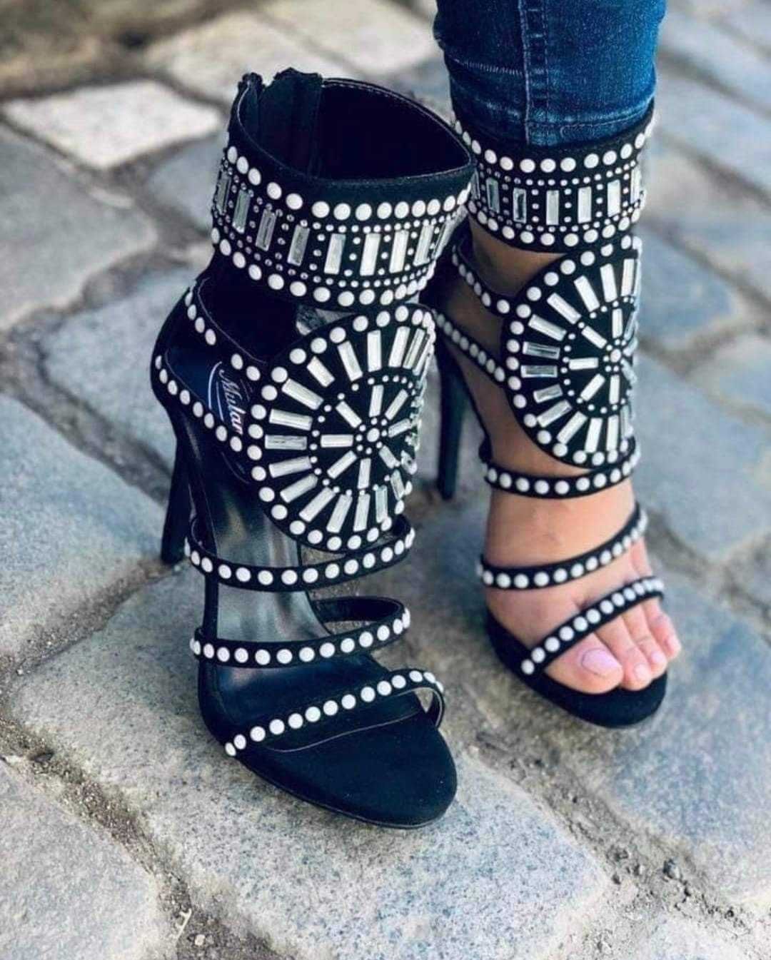 Страхотни сандали