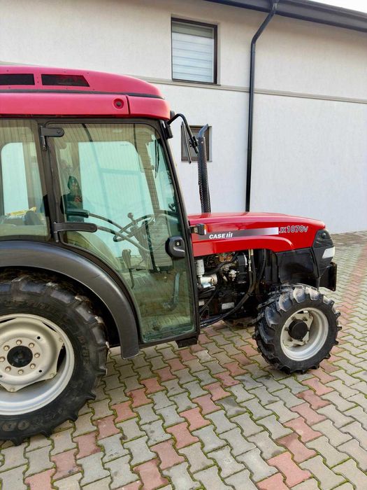 Tractor pentru vie viticol Case JX1070 V an 2007 4x4 72 CP 3.080 ore