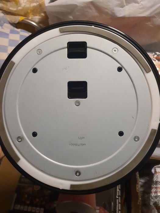 Въртяща се стойка за телевизор