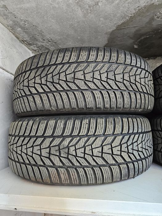 Зимни гуми 18 55 235 HANKOOK winter I cept evo3 X дот 22