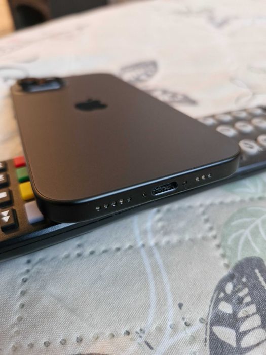 Iphone 15 128 GB като нов