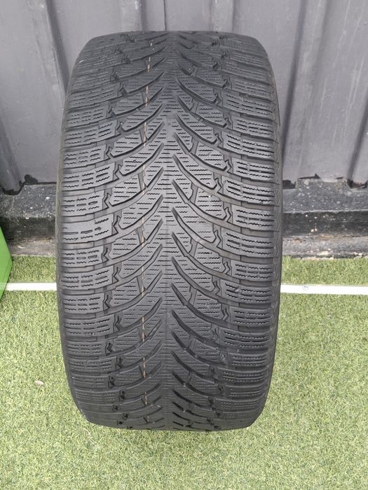 O anvelopă de iarnă NOKIAN 295 /35 R21