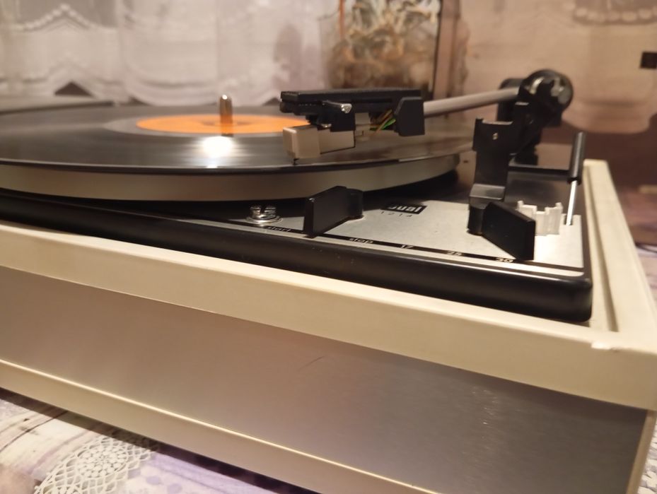 Грамофон Duual 1214