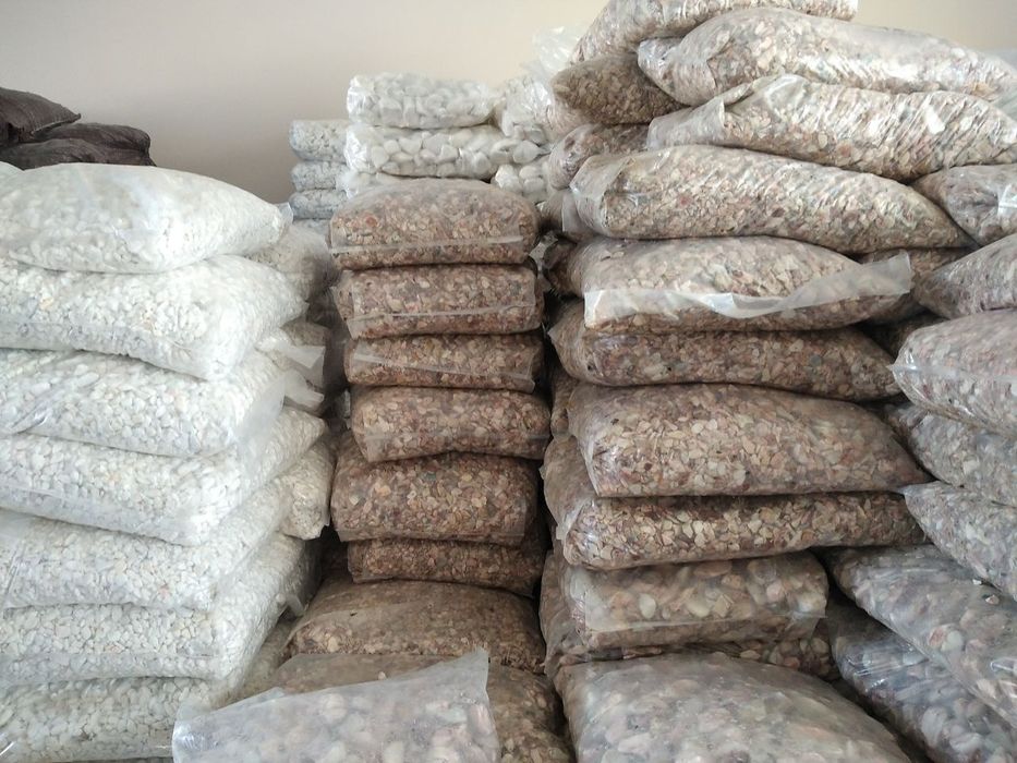 Цветнийи камни галка