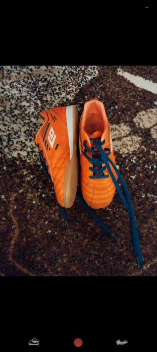 Pantofi de fotbal