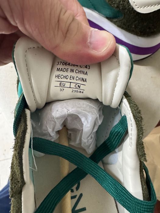 Продаю новую обувь adidas mango 35-38