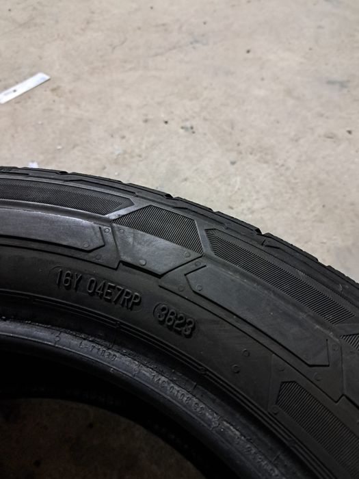 2 anvelope iarnă 225 55 r17C  Continental