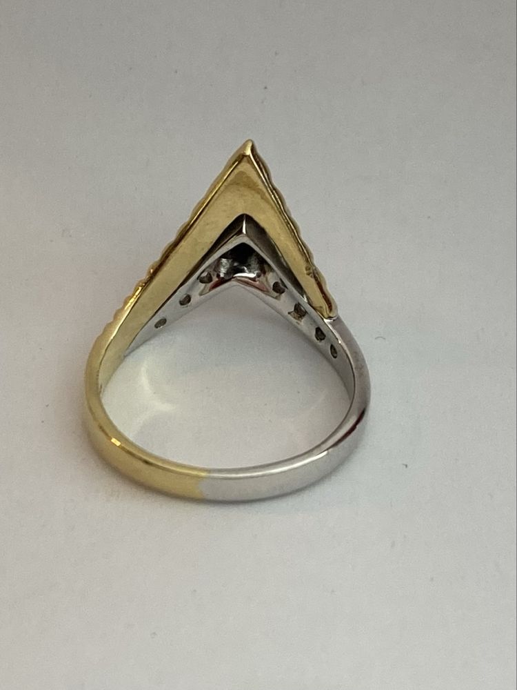 Inel aur 18kt.cu safir si diamante