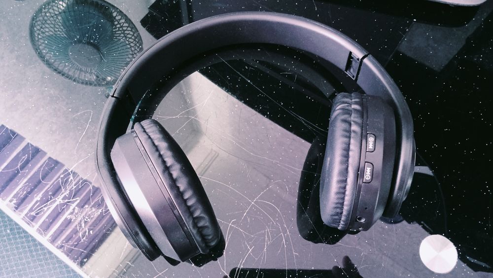 Продам беспроводные наушники