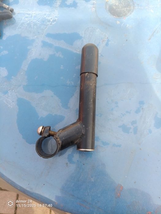 Vând zolă cu pipă pentru bicicletă