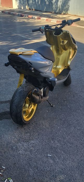 Vând yamaha aerox și malaguti f12
