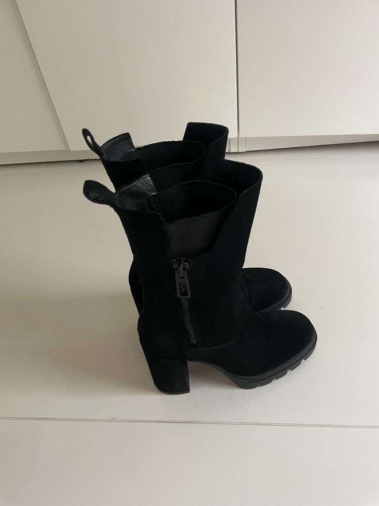 Ghete de piele Musette