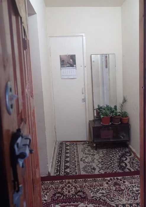 Арзон нархда 2 хонали квартира 3 каватда сотилади Конечка