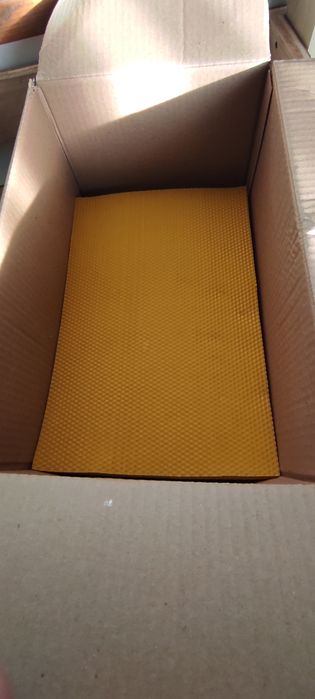 Вощина пчеловодческая и для изготовления свечей