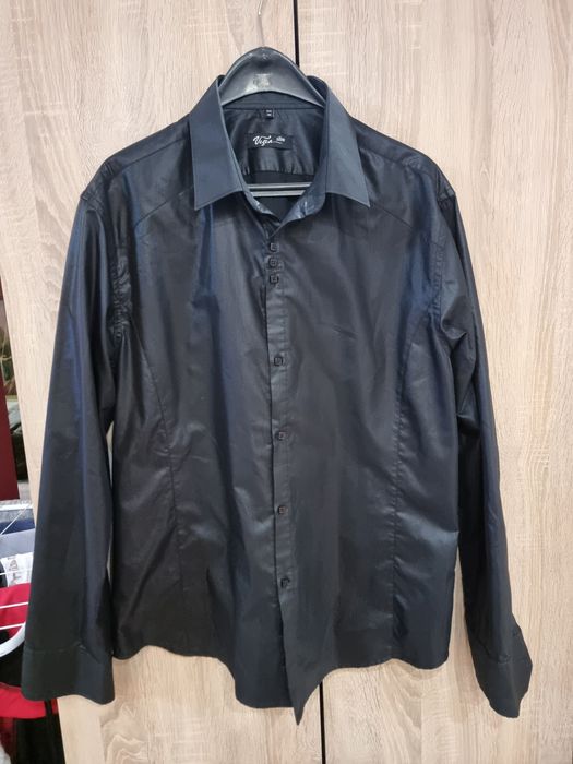 Черна риза официална