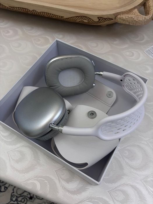 Airpods max    .