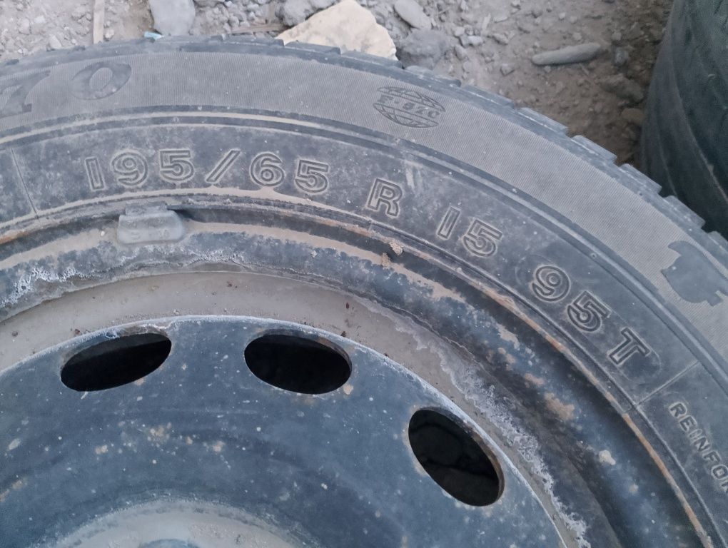 Продам шины с диском