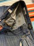 Pantaloni scurti de blugi