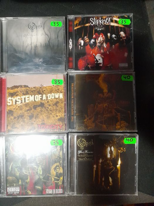 Vând cd-uri de muzica metal