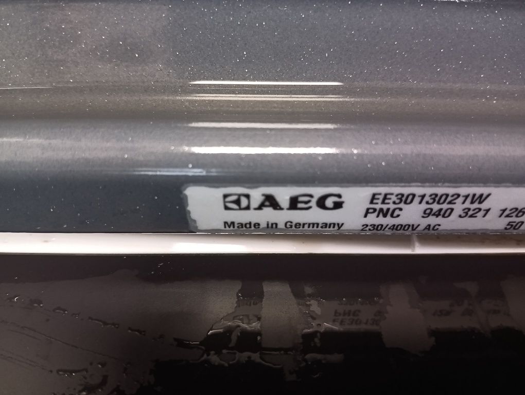 Бяла печка за вграждане АЕГ Aeg с две години гаранция!
