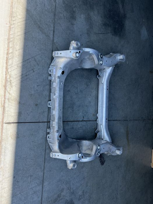 Punte fata - cadru motor H Mercedes GLC W254