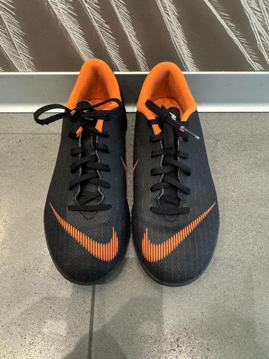 Nike маратонки за футбол 36 номер