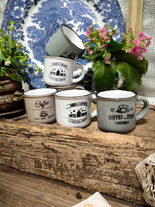 Чаши за кафе с надписи