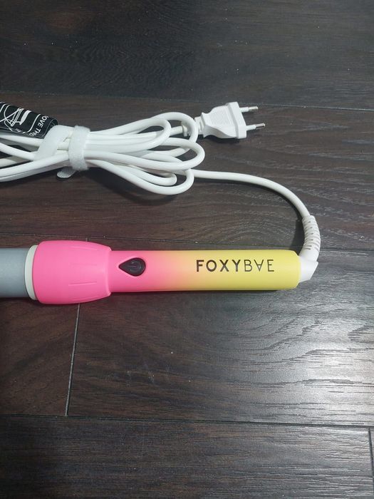 Perie de par cu îndreptare si ondulator