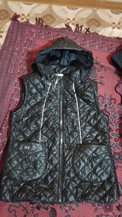 Женские безрукавка