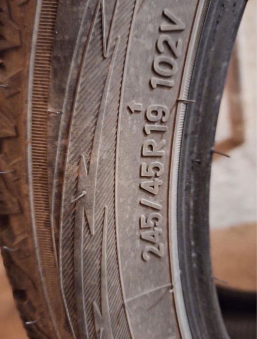 Резина 245/45/19