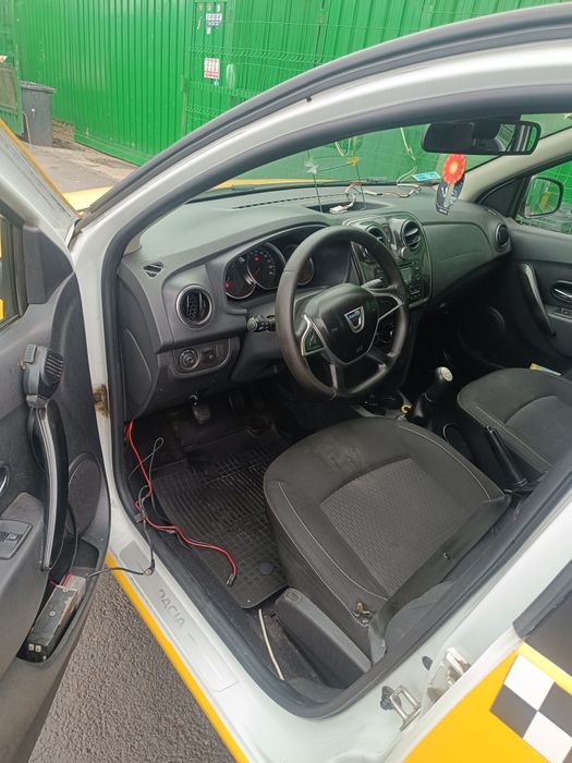 De vânzare Logan an2017 luna martie