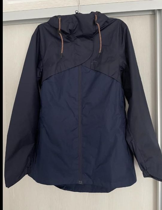 Jachetă impermeabilă 

QUECHUA