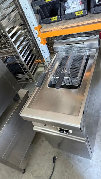 Friteuza fripteuza Gaz simplă  Italia linia 900 20 litri