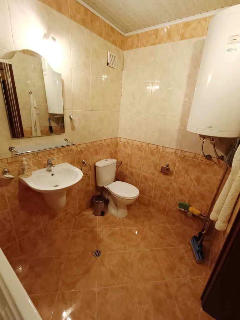 Продава се Тристаен апартамент в Велинград - 105 кв.м за 896 €/кв.м - Снимка #8