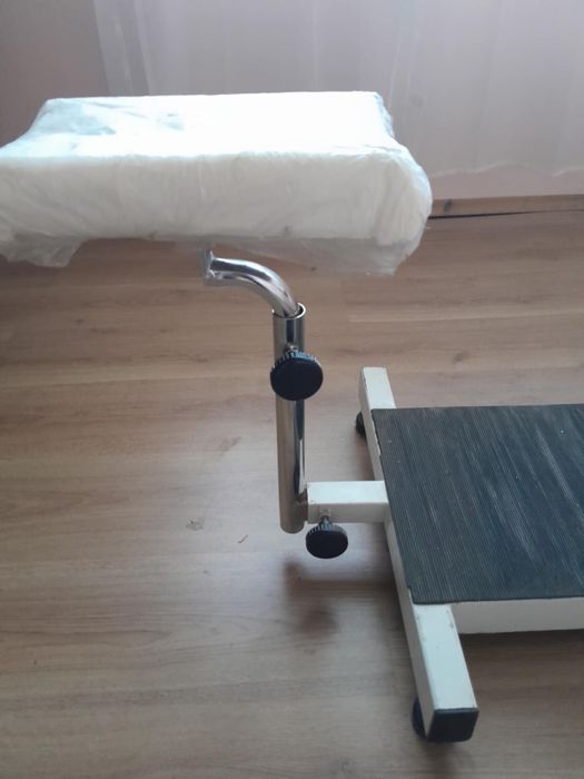 Работен стол, за извършване на маникюри и др