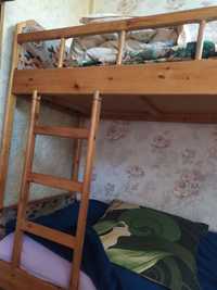 Детская 2-х ярусная кровать деревянная.