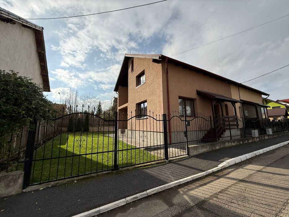 Casă de vânzare comuna Cristian