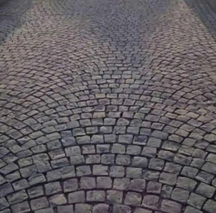 Vindem piatră și montam.