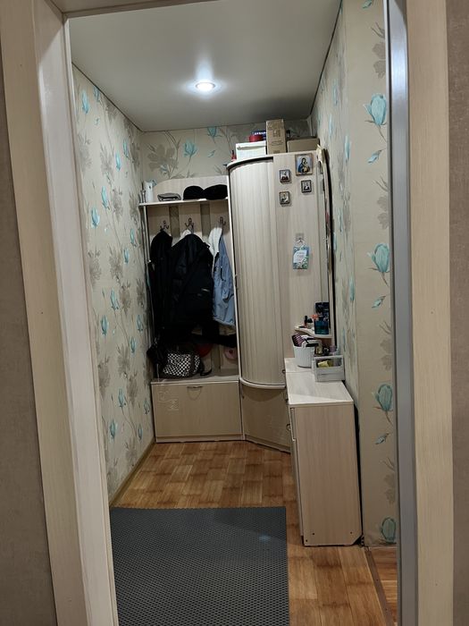 Обменяю 1 ком кв на 2-х с моей доплатой или продам .