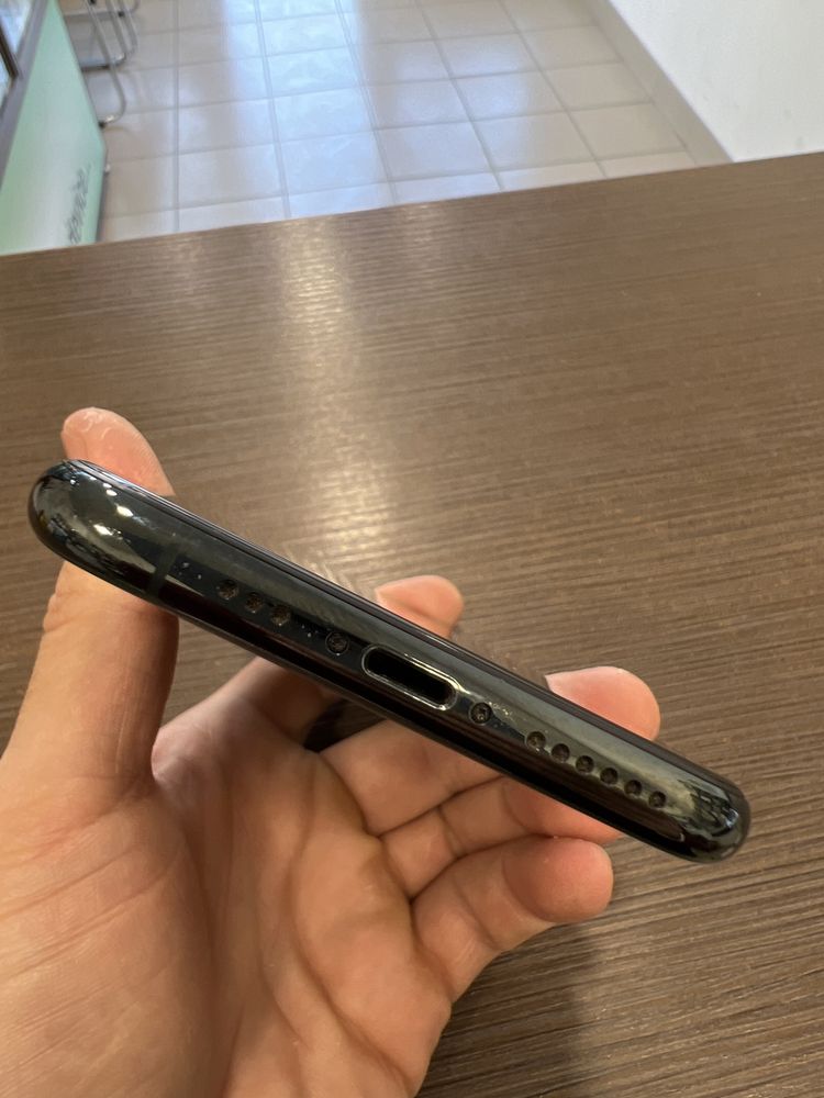 iPhone 11 Pro / 64Gb / estetic 9/10 / Garantie 12 luni