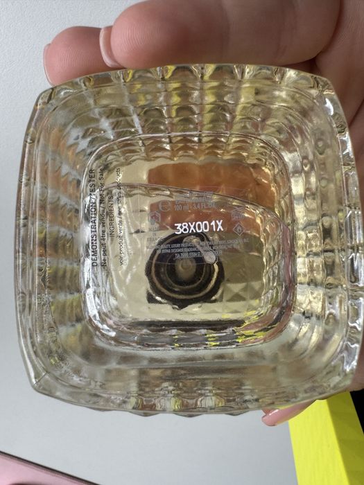 Vand parfum femei nou Valentino original