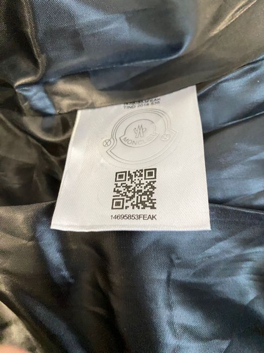 Geaca de iarna M.o.n.c.l.e.r neagra