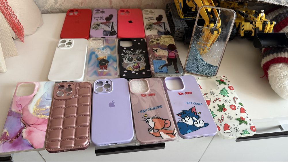Продам чехлы на Айфон 13 про макс.