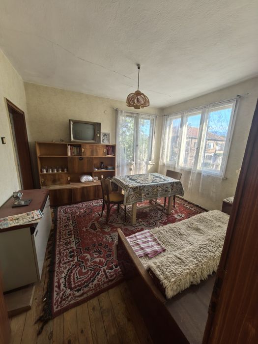 Продава се Етаж от къща в Казанлък - 90 кв.м за 1020 €/кв.м - Снимка #3