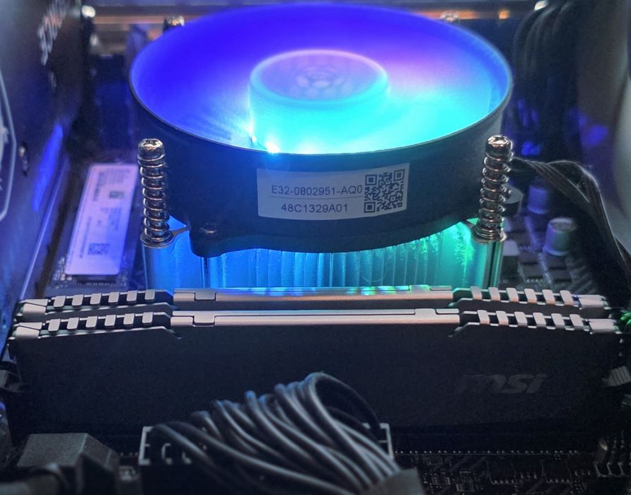 MSI Pc gaming i5 14400F 4.7GHz RTX 4060 16GB DDR5 1TB NVMe