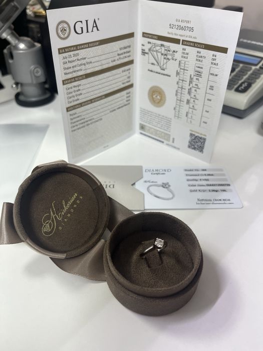 Златен пръстен 14 карата с диамант GIA