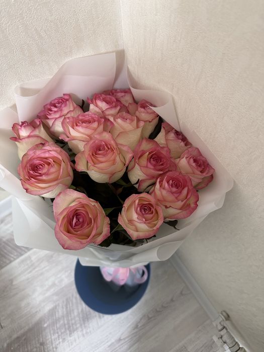 Цветы свежие розы