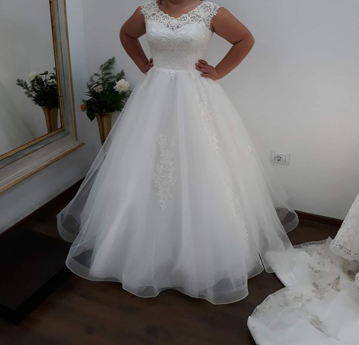 Vând rochie de mireasă