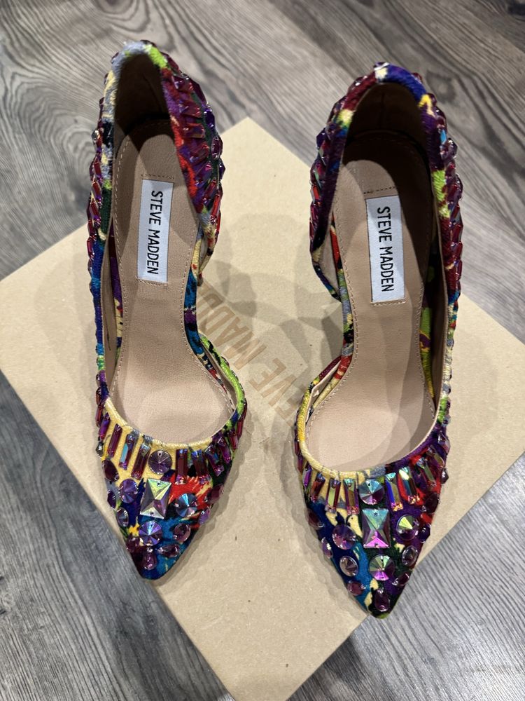 Обувки steve madden номер 37