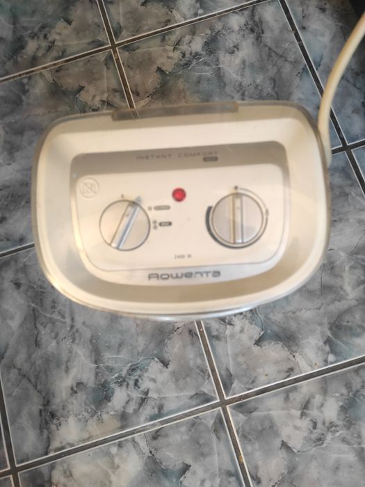 Aerotermă Rowenta termostatată, cu 2 trepte de căldură și o treapta pt
